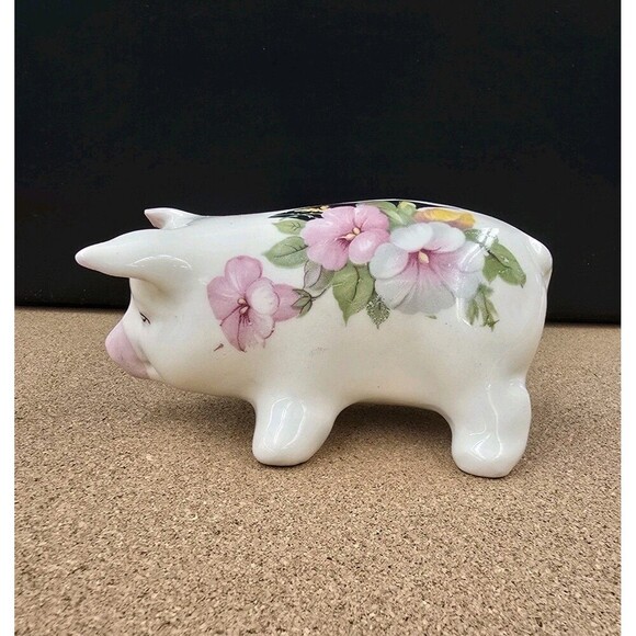 Vintage Piggie Bank Small Made In Japan Ear Chipped - Picture 2 of 7